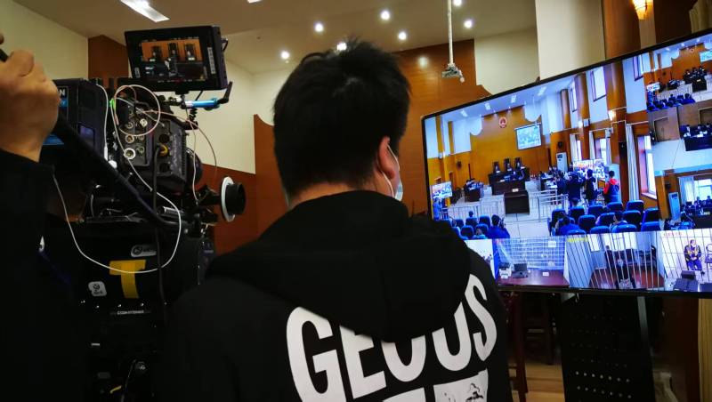 AI生成VS人工创意——闽清县广告片拍摄公司的技术浪漫主义实践